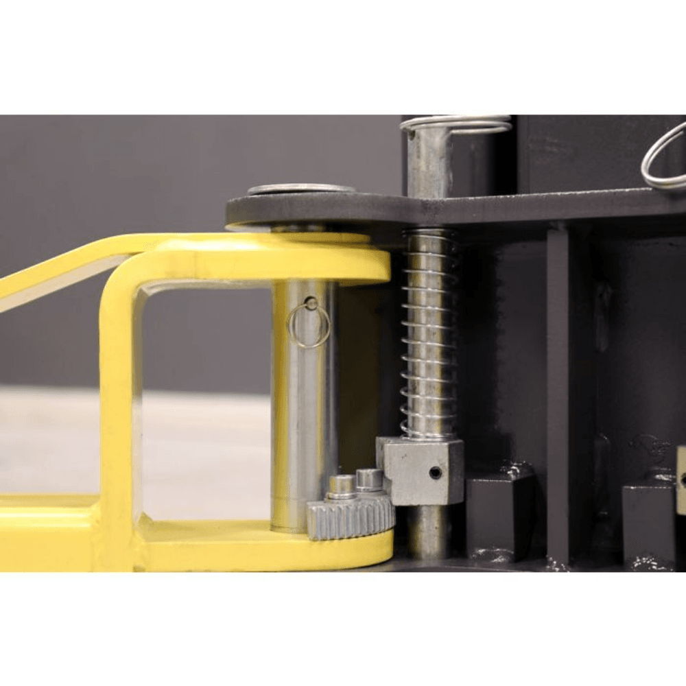 MaxJax M7K Portable Two-Post Car Lift 3175.1kg Capacity